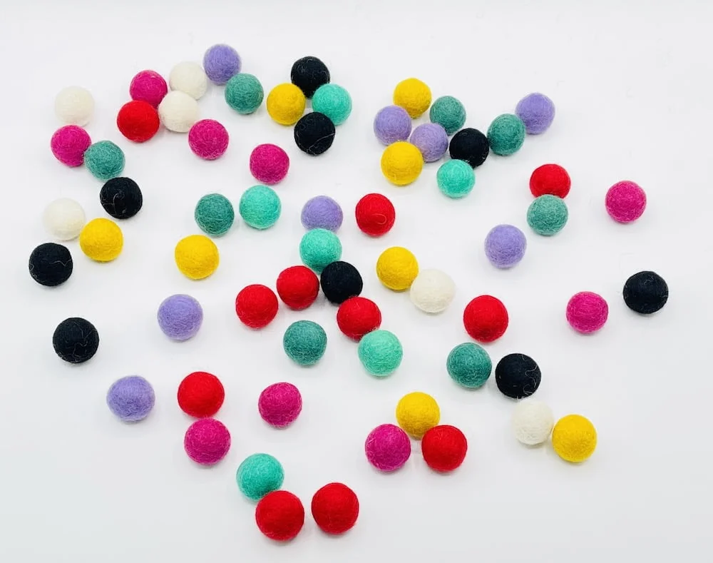 2cm-felt-balls